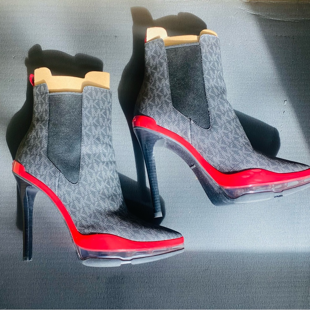 MICHAEL MICHAEL KORS Keke Extreme Logo Tape Boots Size 10 US